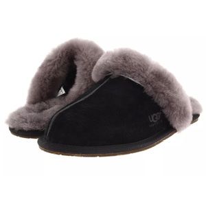 PRICE DROP. Ugg slippers